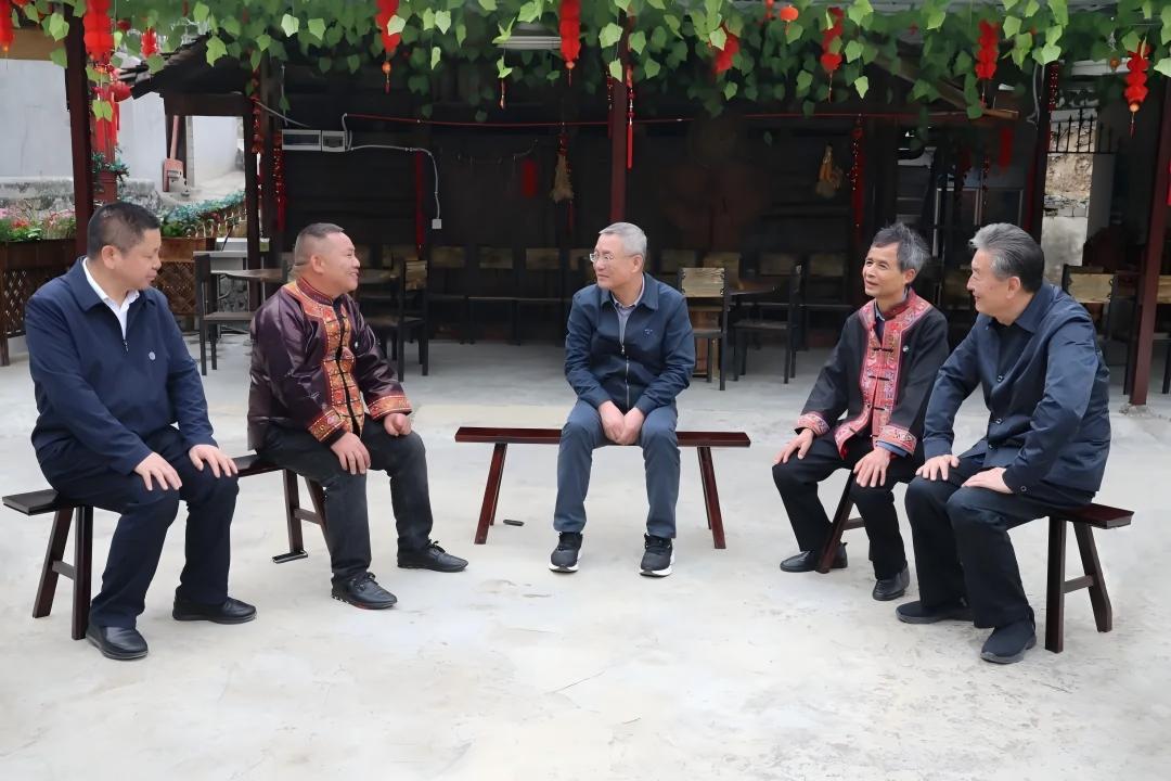 蔡達(dá)峰率隊(duì)赴安龍縣推進(jìn)定點(diǎn)幫扶工作